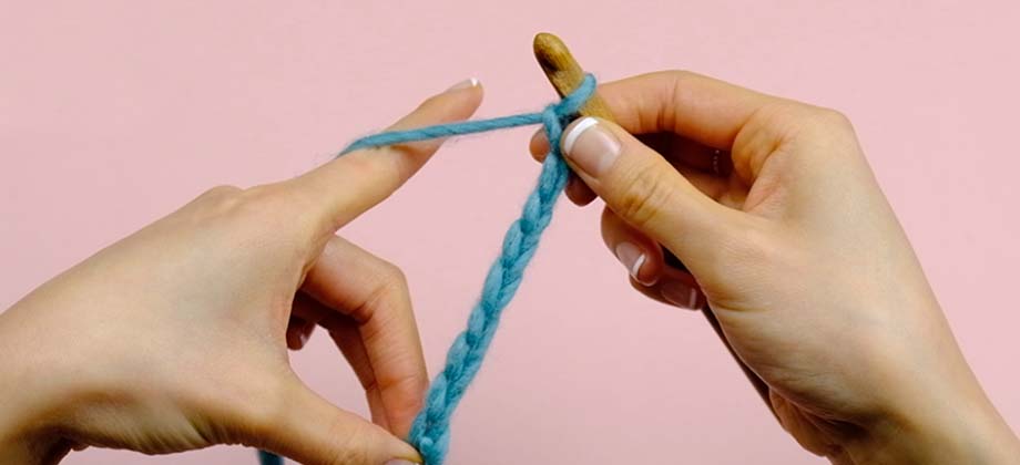 How to Start a Crochet Chain (and Make a Slip Knot)