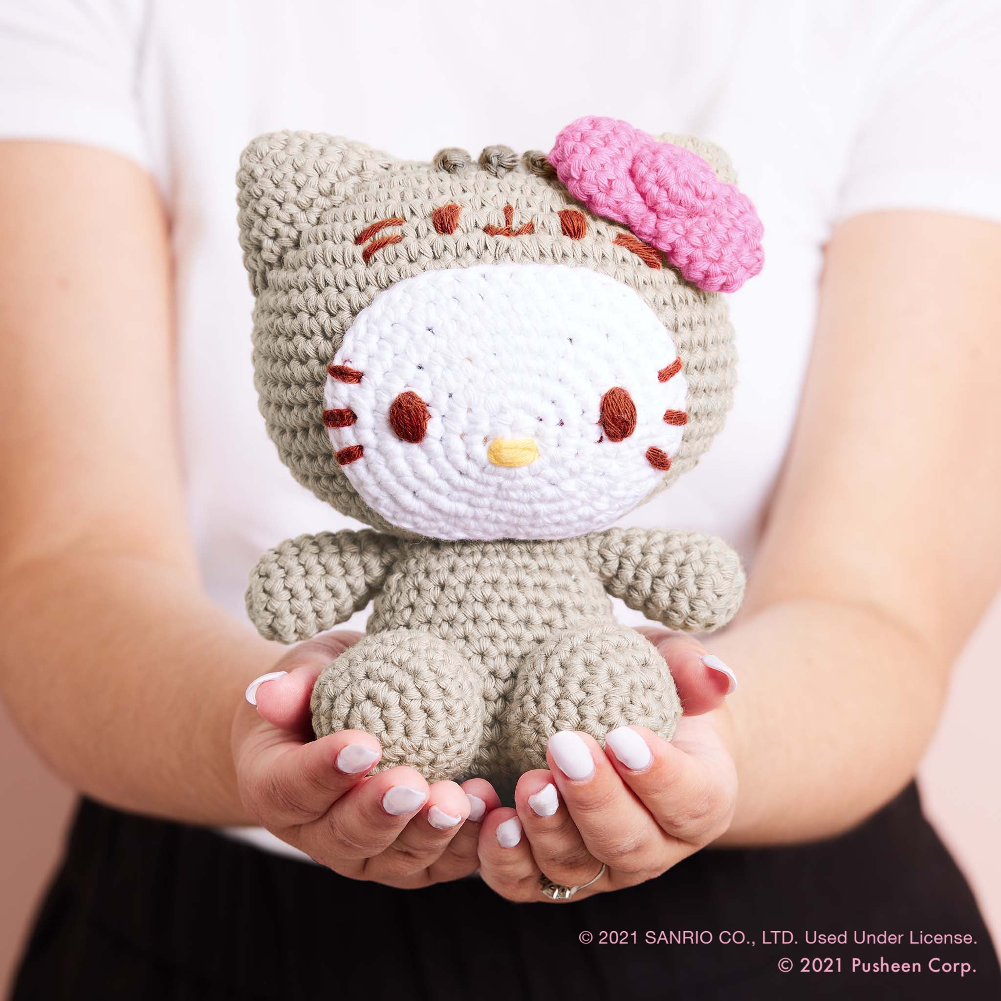 Hello Kitty x Pusheen:  Hello Kitty Amigurumi